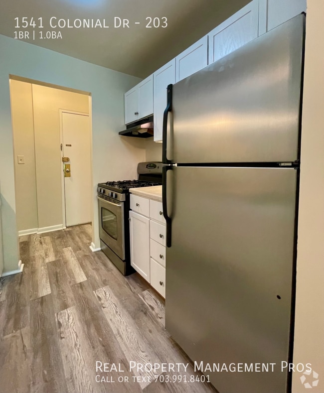 Building Photo - 1541 Colonial Dr