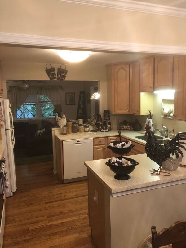 Building Photo - 203 Stonewall Dr
