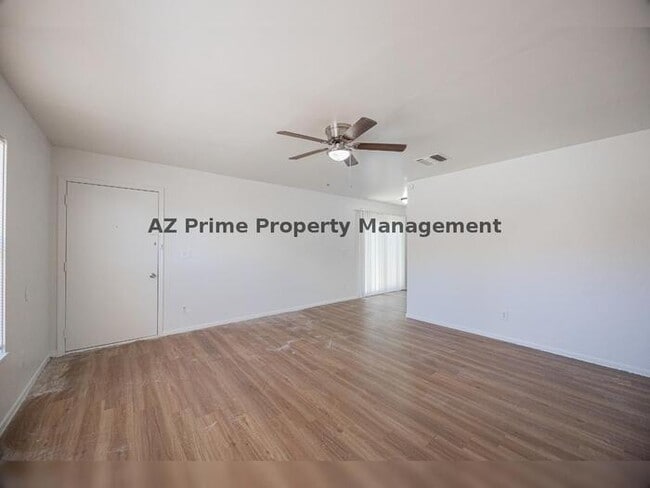 Building Photo - 925 W Peoria Ave