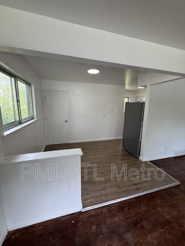 Building Photo - 10102 Winkler Dr