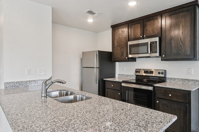 Building Photo - Tejas Pointe