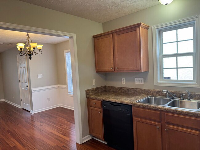 Foto del edificio - 5629 Thackeray Dr