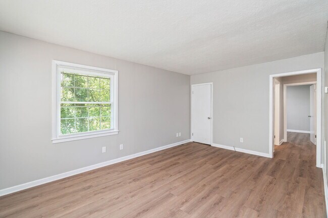 Building Photo - 275 Maryville Pike