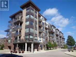 Building Photo - 40 Esplanade Ln