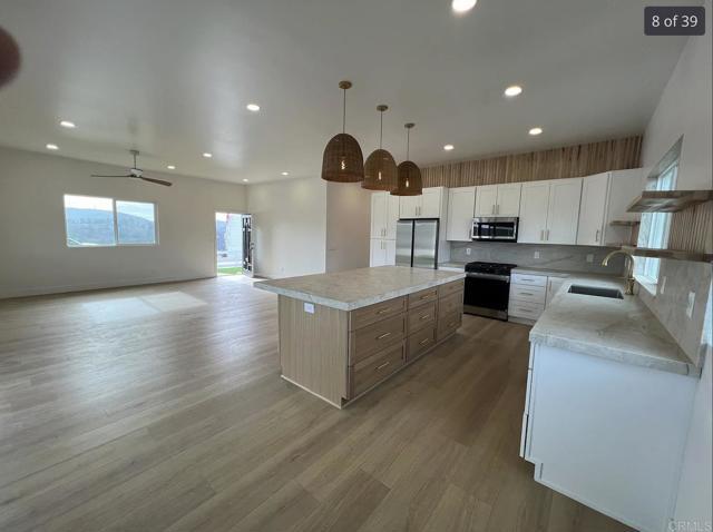Building Photo - 1533 Avohill Dr