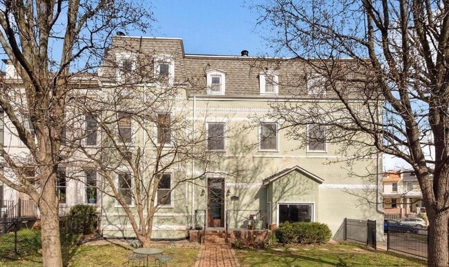 Charming Hill East One Bedroom - Charming Hill East One Bedroom House