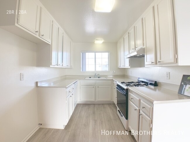 Building Photo - 4280 Lindblade Dr