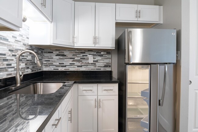 Building Photo - Sands Studio Apartments