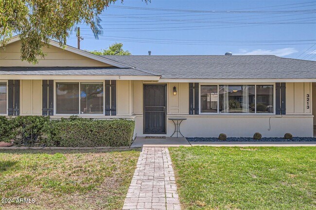 Foto del edificio - 3213 N 63rd Pl