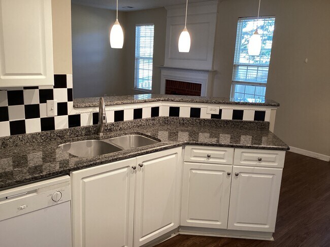 Foto del edificio - 121 Sandy Ln