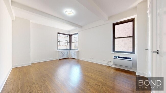 Building Photo - 20 Fifth Avenue