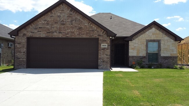Foto del edificio - 8830 Kiowa- 2016 Custom Built Home!!!