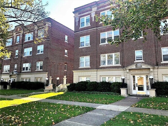 Building Photo - 11843 Lake Ave