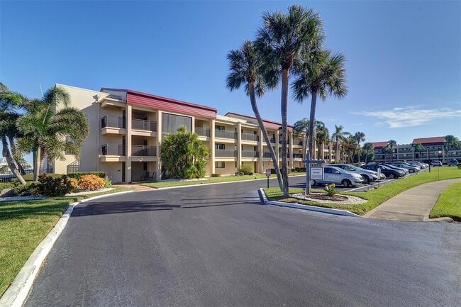 Building Photo - 868 Bayway Blvd