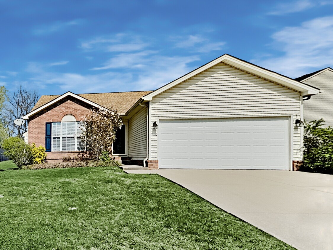 Foto principal - 102 Sumner Meadows Ct