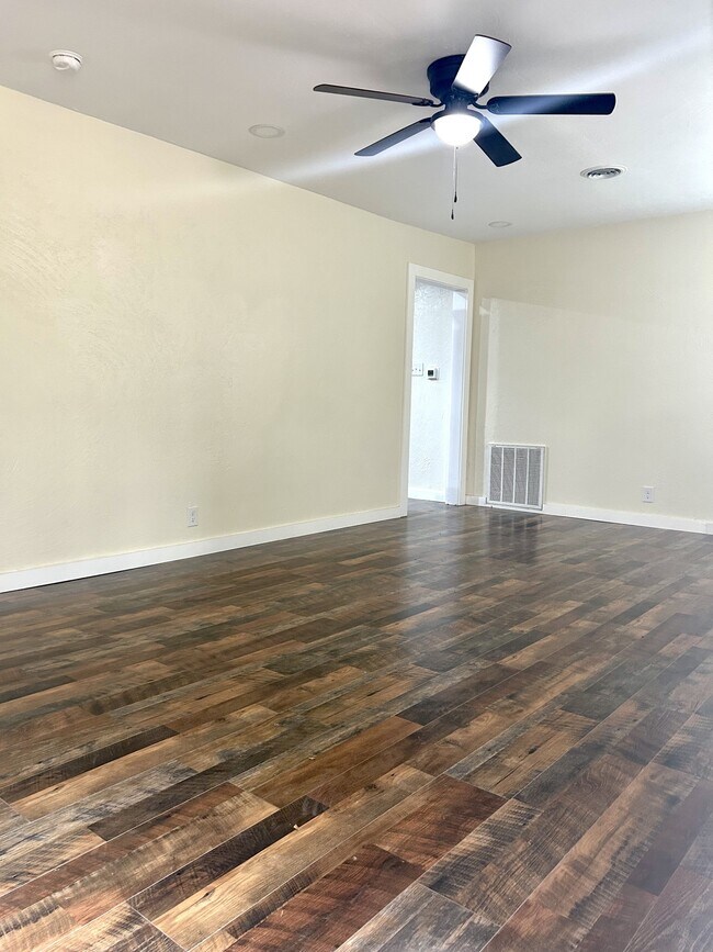 Foto del edificio - 1307 B St SE