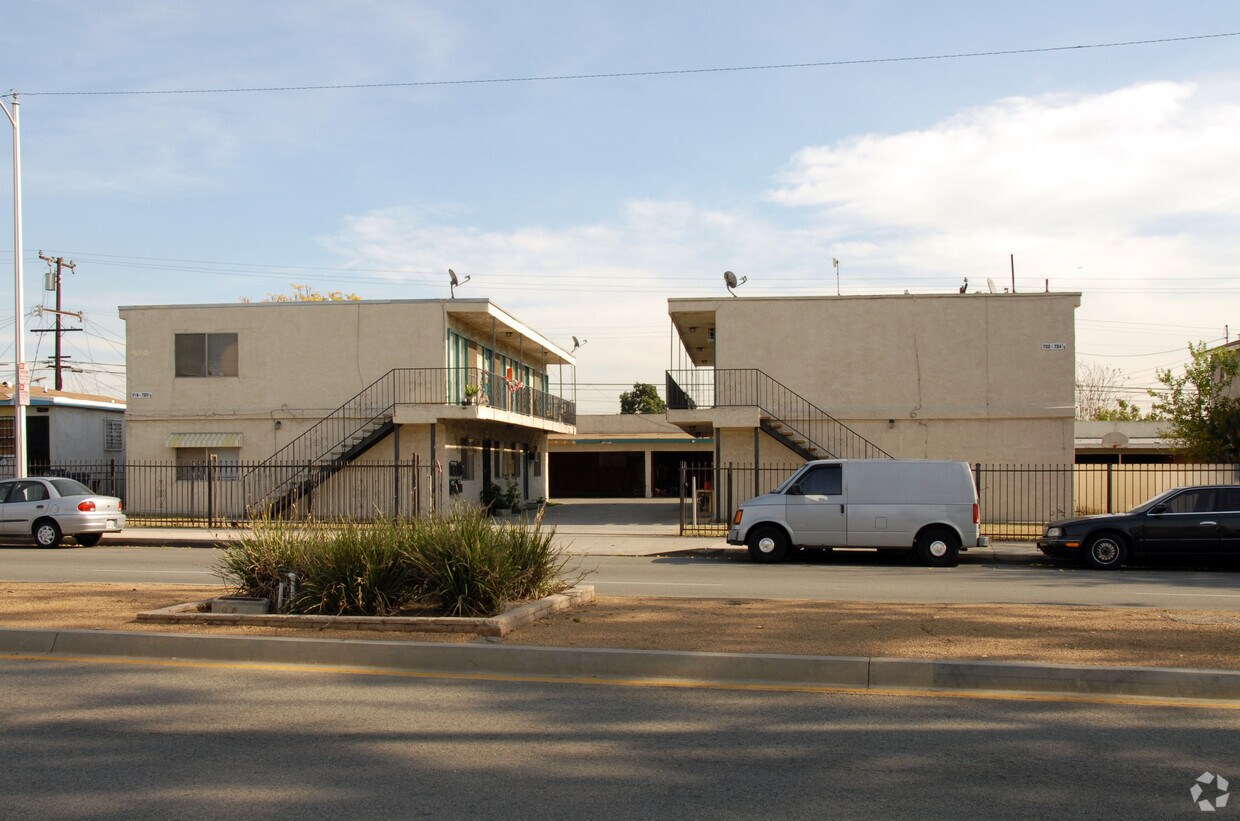 Foto principal - 718 S Arizona Ave