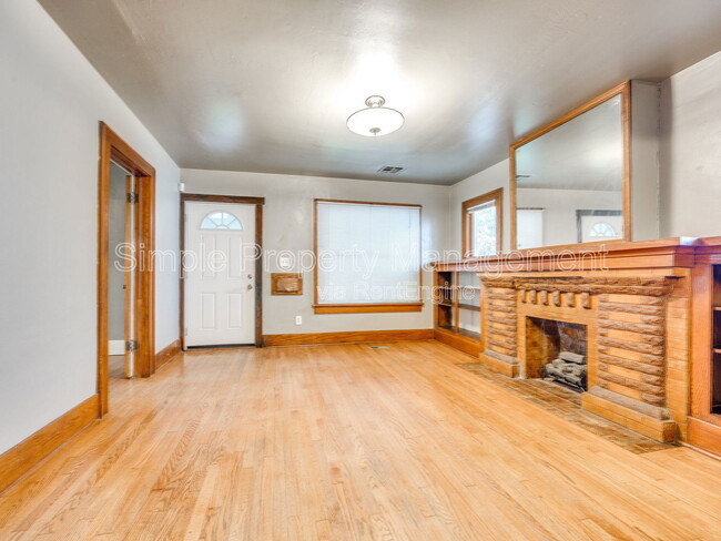 Building Photo - 1817 W Park Pl