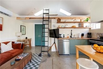 Building Photo - 1583 Braeburn Dr SE