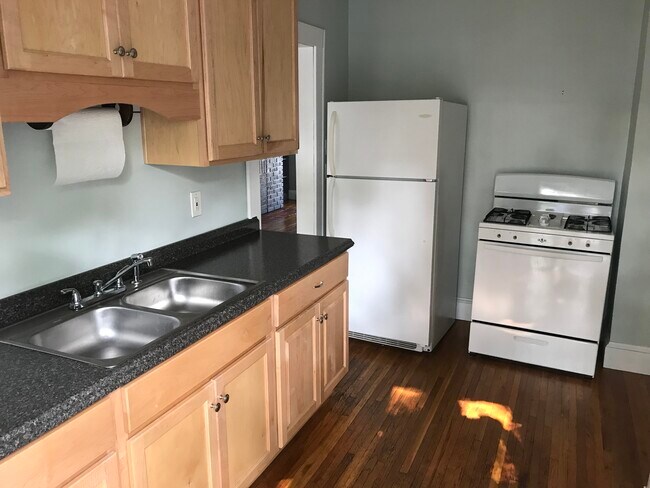 Foto del edificio - 1533 Warren Rd