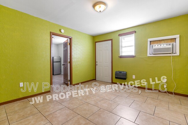 Foto del edificio - 2633 Governor Nicholls St