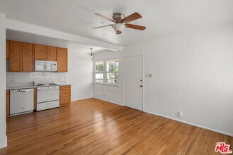 Building Photo - 2231 Laverna Ave