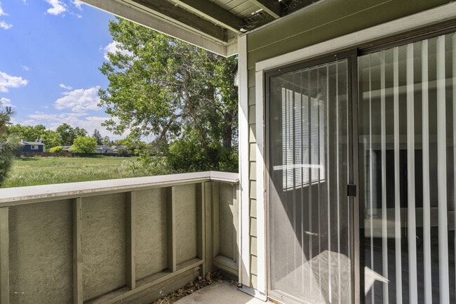 Spacious Balcony at Horizon East Apartments. - Horizon East Apartments
