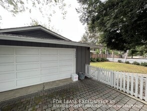 Building Photo - 2065 Nassau Dr