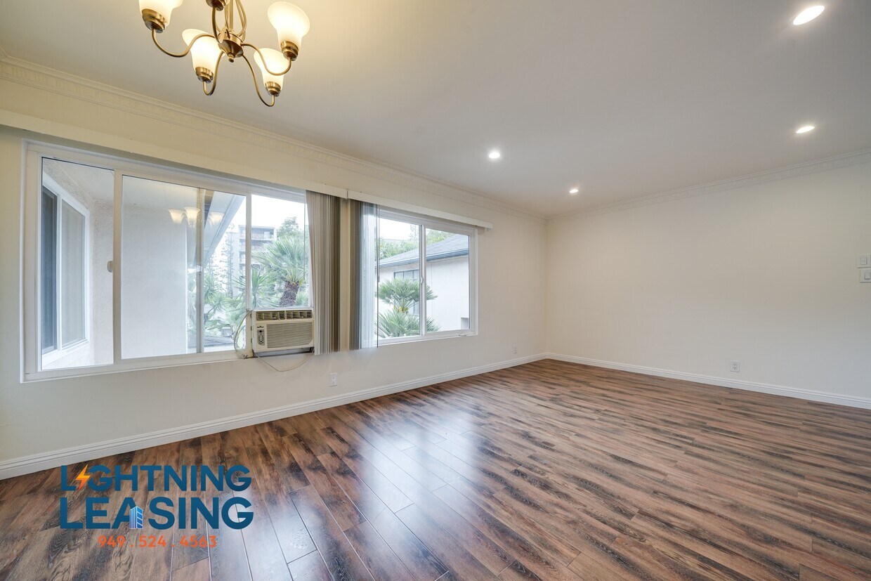 Foto principal - 1060 S Stanley Ave