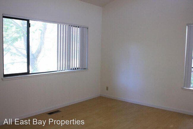 Building Photo - 2 br, 1.5 bath House - 1737 Dalessi Drive