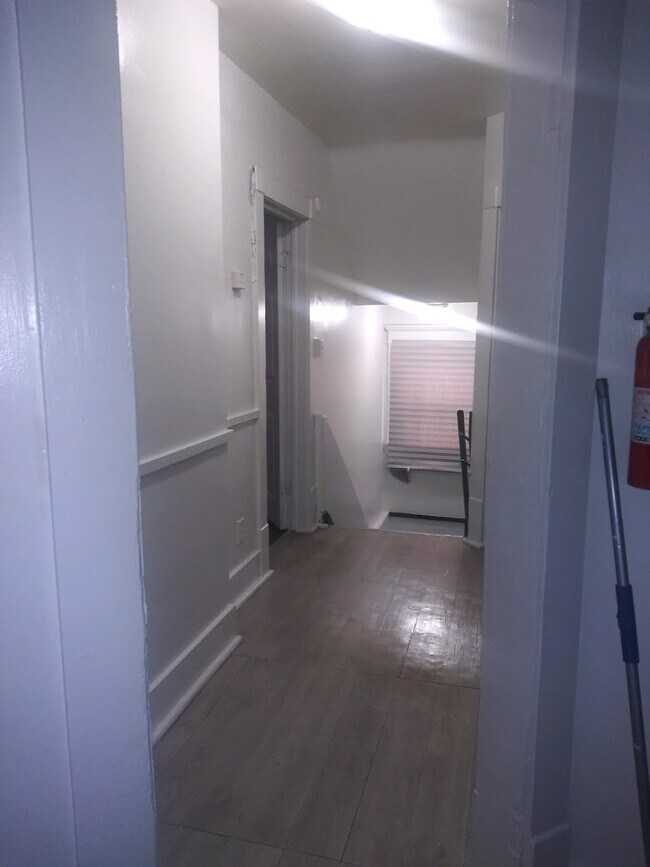 Foto del edificio - 818 Shorb Ave NW