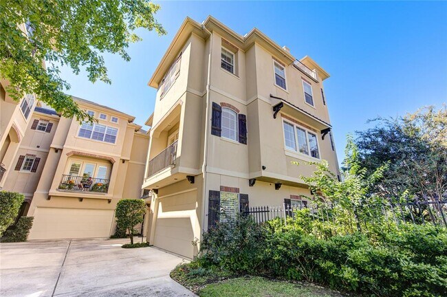 Building Photo - 523 Peden St
