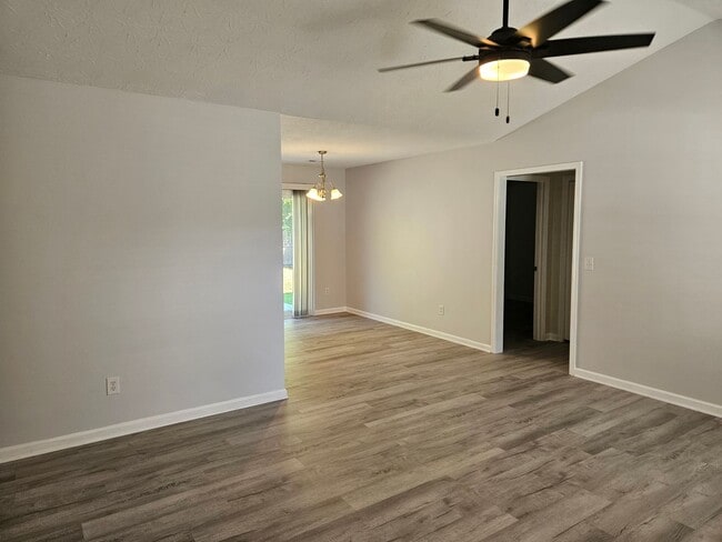 Foto del edificio - 3 bedroom, 2 bath home in the Neighborhoods of Holly Ridge Community