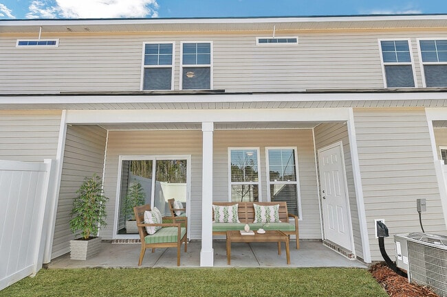 Building Photo - Haven at the Highlands