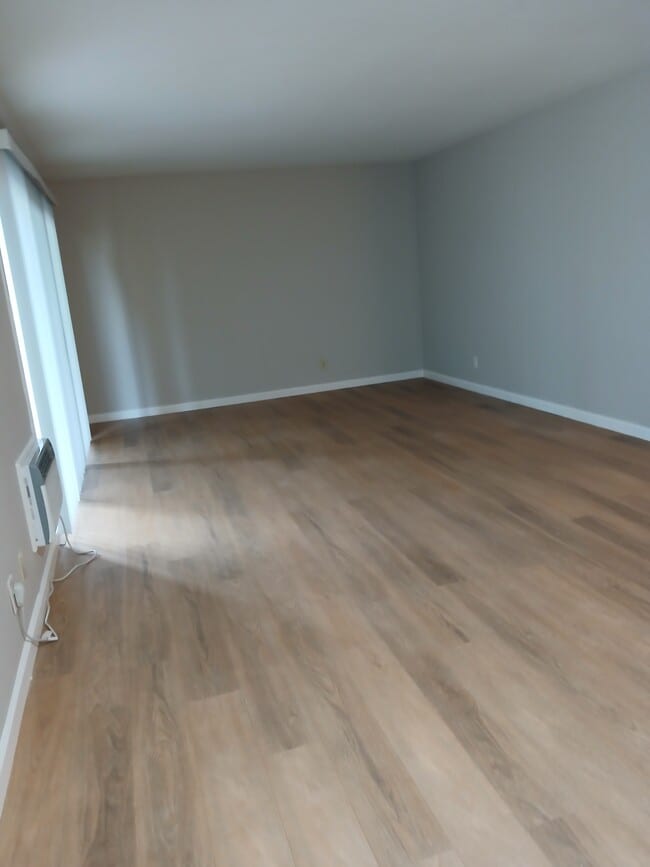 Building Photo - 1036 Oak Grove Rd