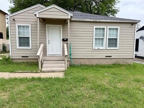 Building Photo - 2303 Deer Path Dr