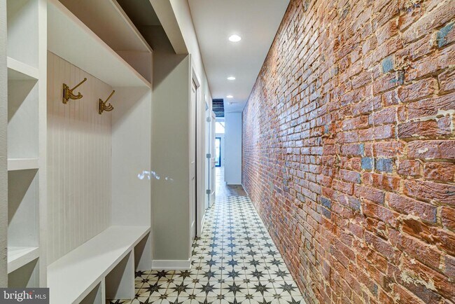 Foto del edificio - 2145 E Firth St
