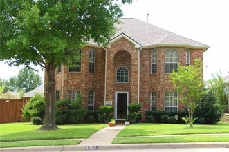 Building Photo - 1422 Santa Fe Trail