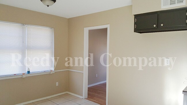 Building Photo - 649 Whiteside Cv