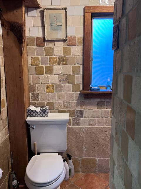 Building Photo - 4872 River Rd