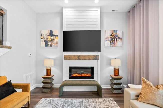 Foto del edificio - Modern 6-Bedroom Home with Open Layout & S...