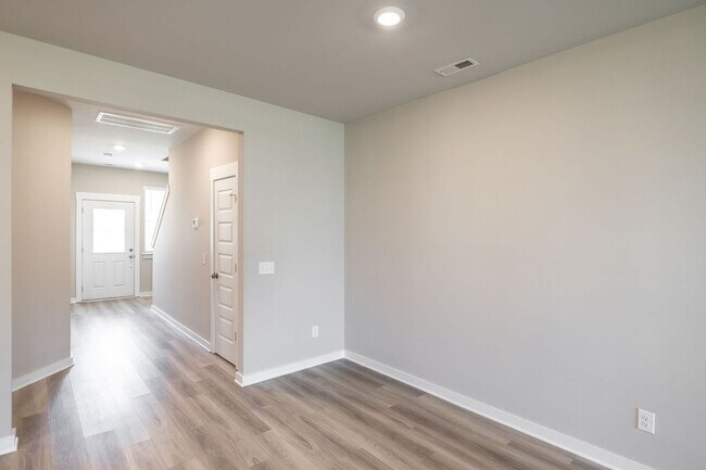 Foto del edificio - AVAILABLE NOW in Foxland Crossing