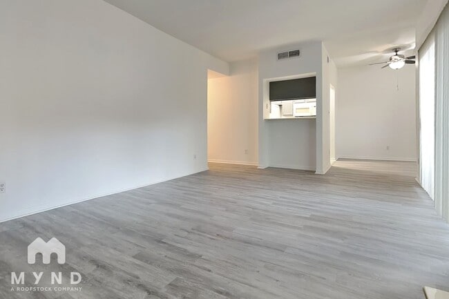 Building Photo - 6500 Harbor Town Dr
