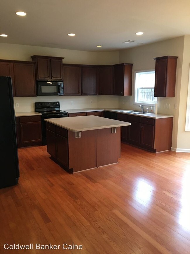 Building Photo - 4 br, 2.5 bath House - 5 Elstar Loop Road