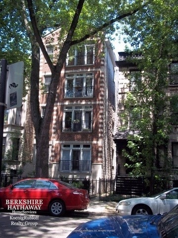 Primary Photo - 708 W Briar Pl