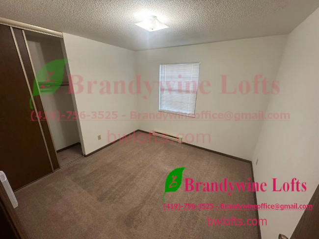 Building Photo - 587 Bailey Dr