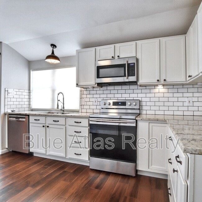 Building Photo - 1313 Monaco Dr