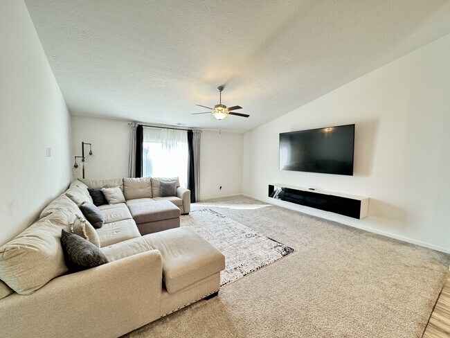 Foto del edificio - 3235 Sandwalk Dr