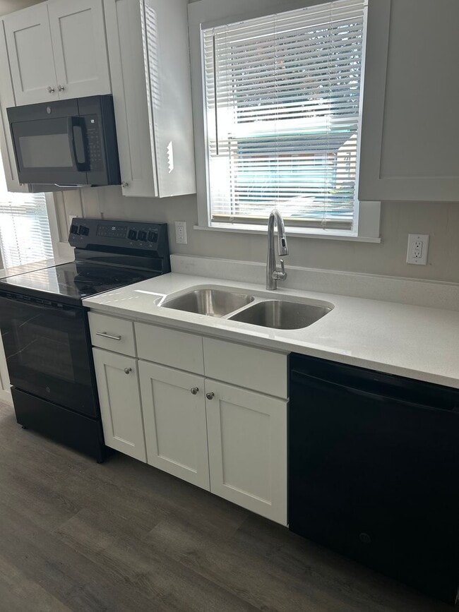 Foto del edificio - 1651 22nd St