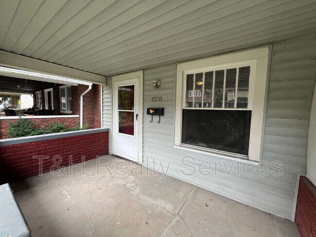 Foto del edificio - 4218 Carrollton Ave